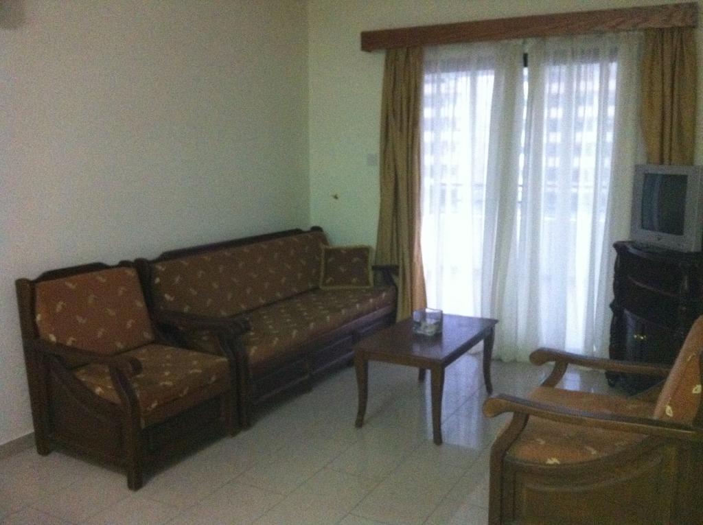 Zakos Court Apartments Larnaca Luaran gambar