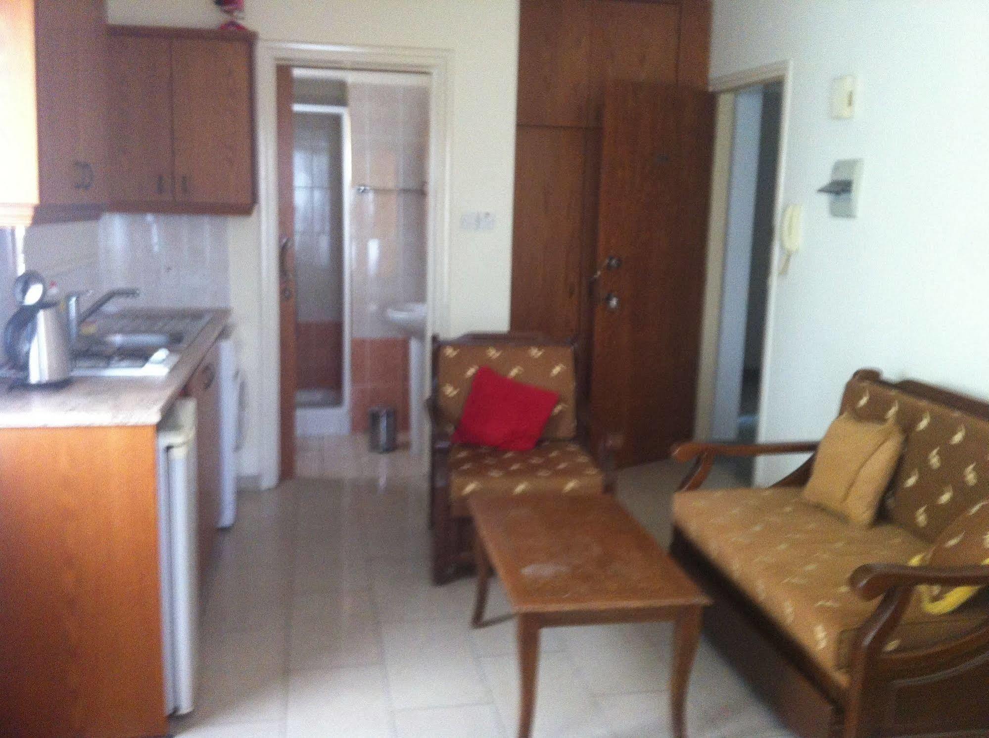 Zakos Court Apartments Larnaca Luaran gambar