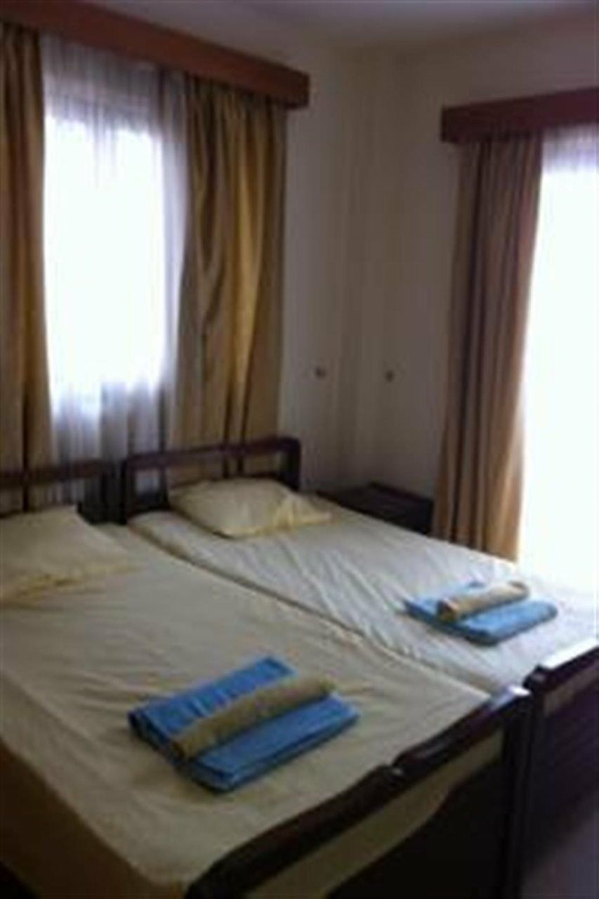 Zakos Court Apartments Larnaca Luaran gambar